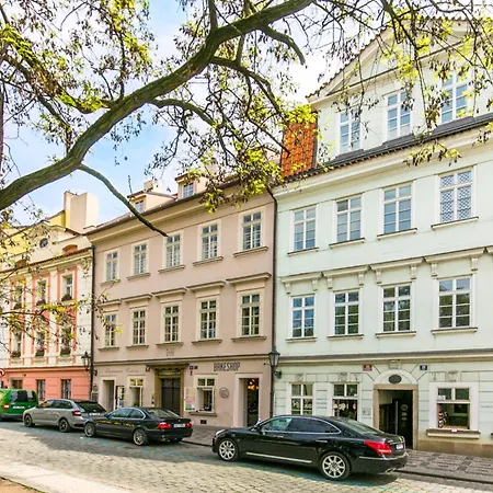 Charles Bridge Apartment *