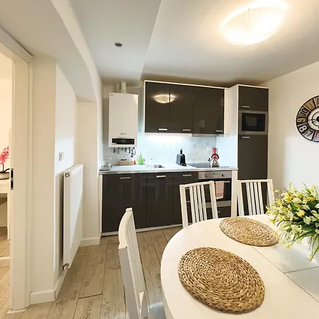 Charles Bridge Apartment *