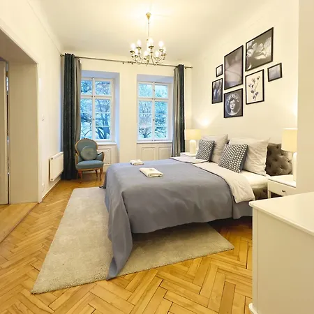 Charles Bridge Apartment *