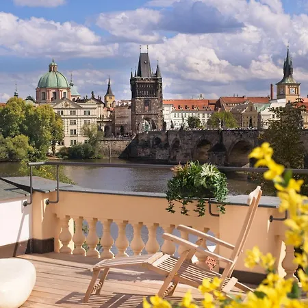 Charles Bridge Apartment Prague