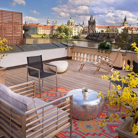 Charles Bridge Apartment Prague