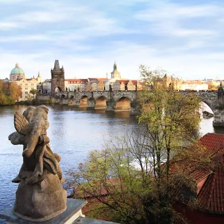 Διαμέρισμα Charles Bridge